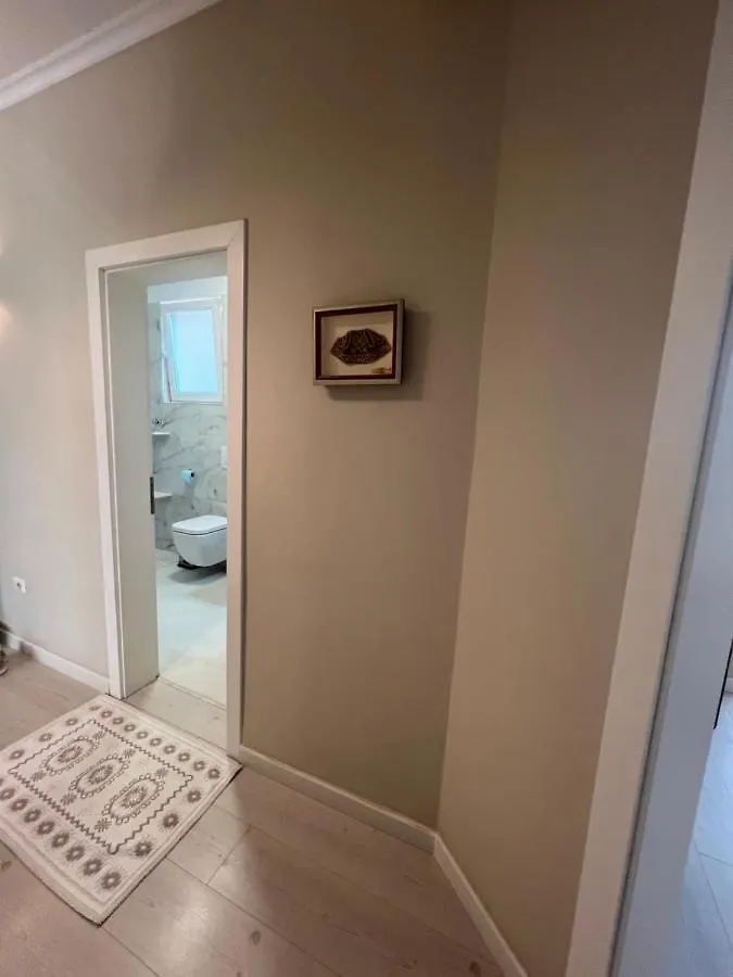 Grand New Bazaar Apartment Tirana 0*,